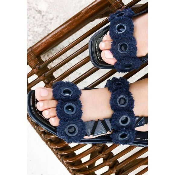 Tory Burch Freya Eyelet navy blue Sandals size 8.5 - Picture 1 of 7
